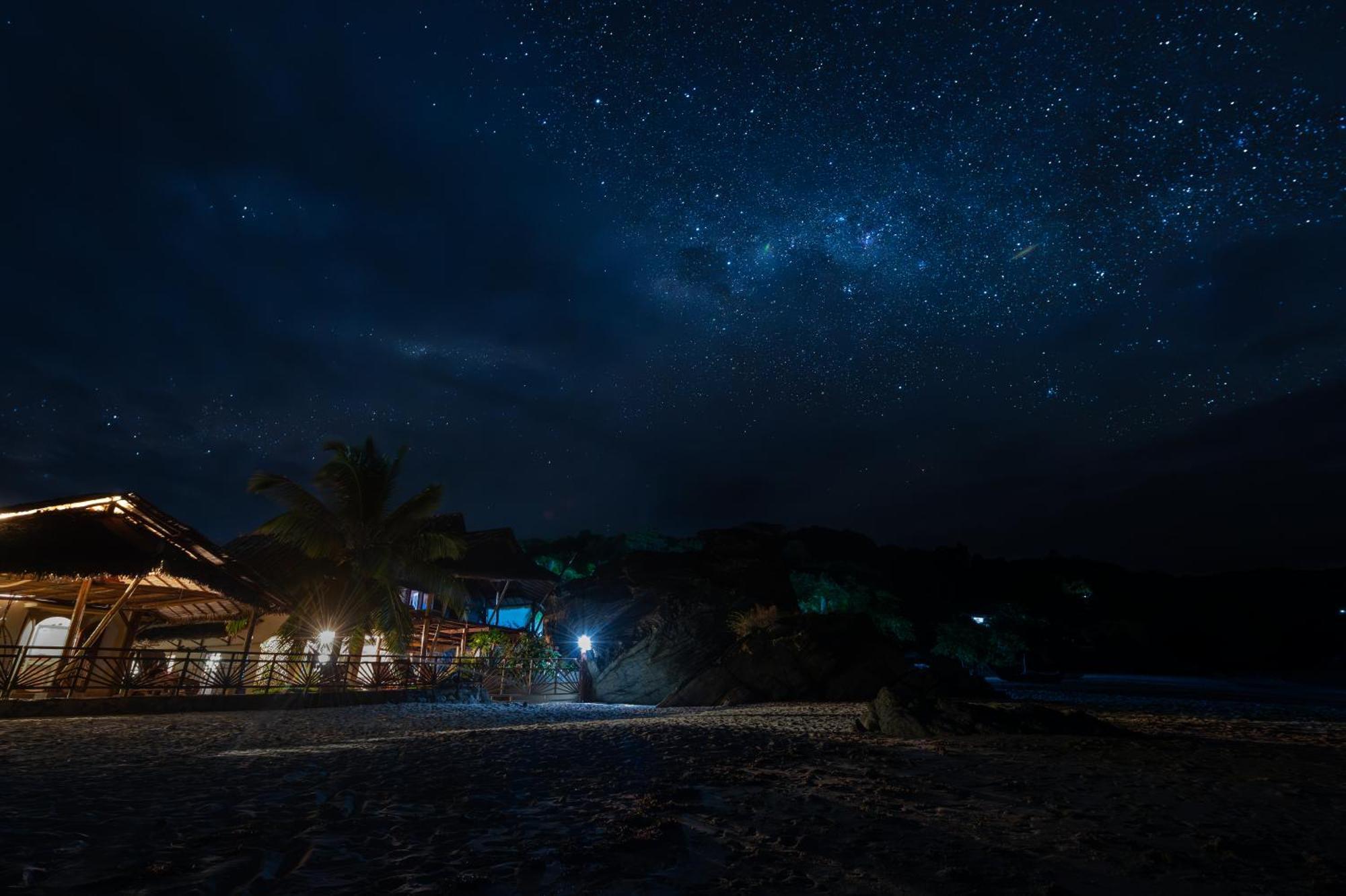 Shambala Madagascar: Beachfront Lodge And Adventures Ambolobozo Kültér fotó