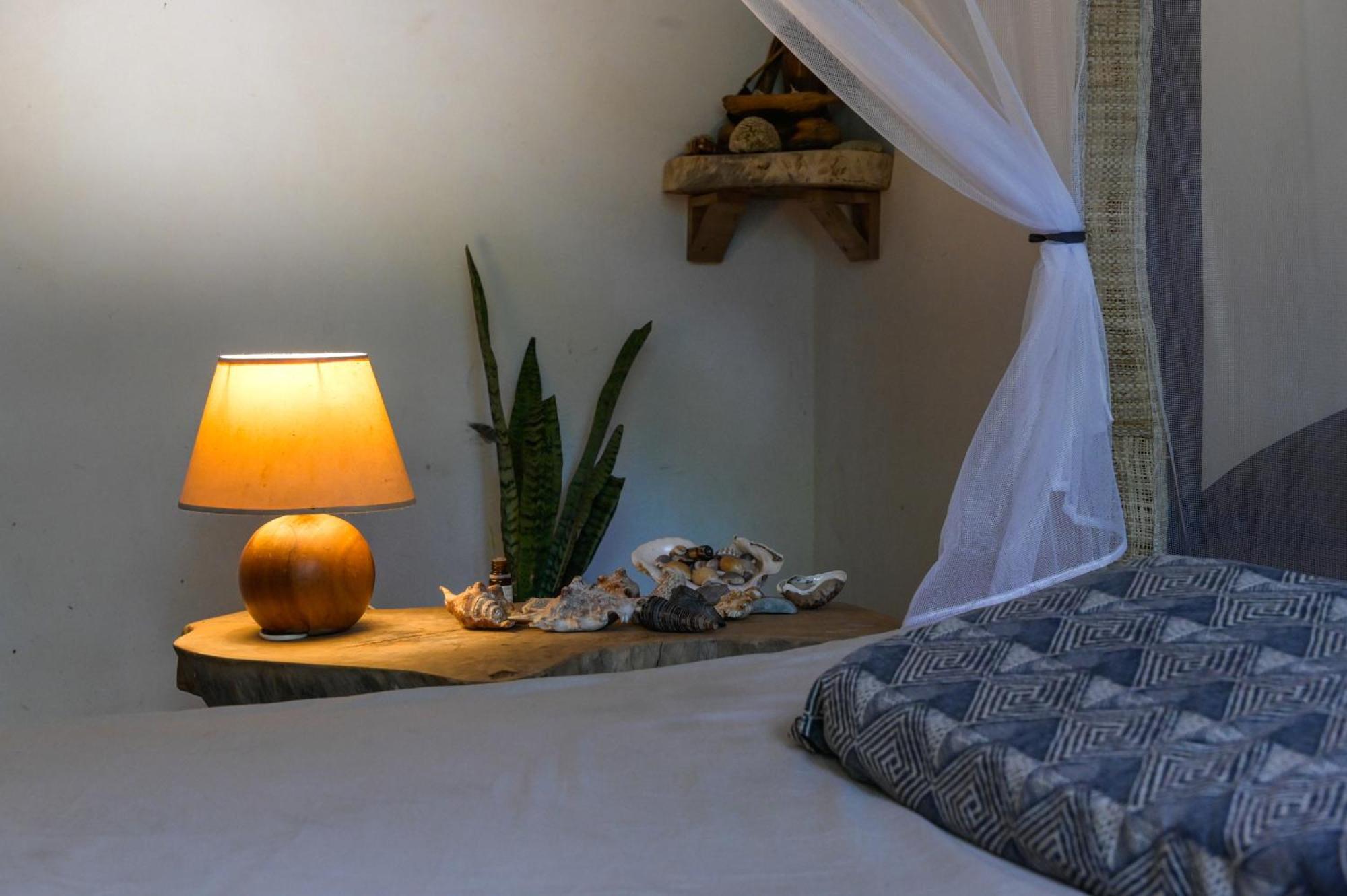 Shambala Madagascar: Beachfront Lodge And Adventures Ambolobozo Kültér fotó