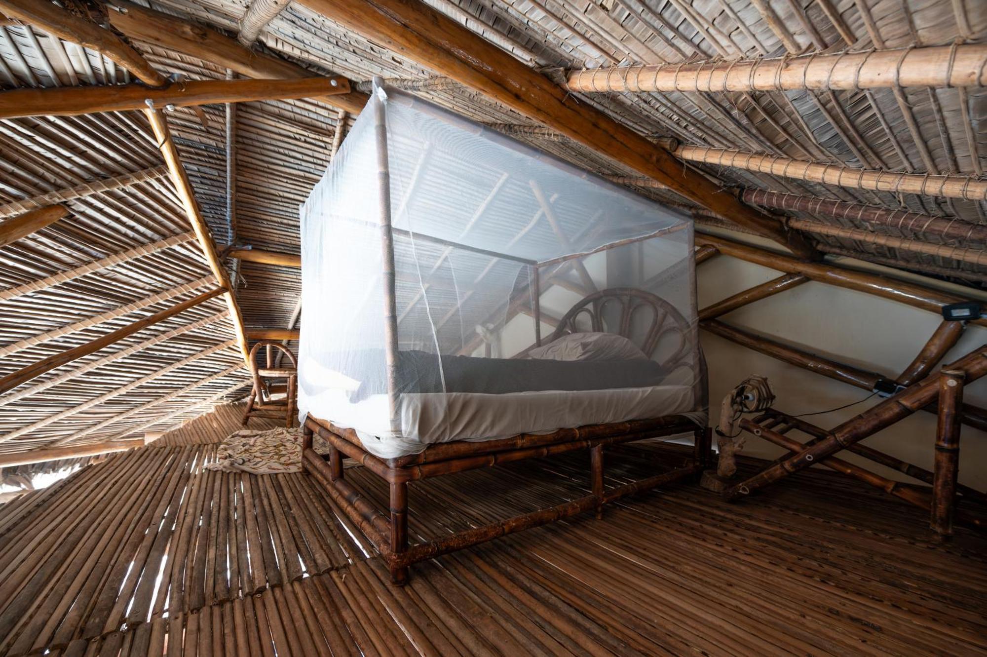 Shambala Madagascar: Beachfront Lodge And Adventures Ambolobozo Kültér fotó