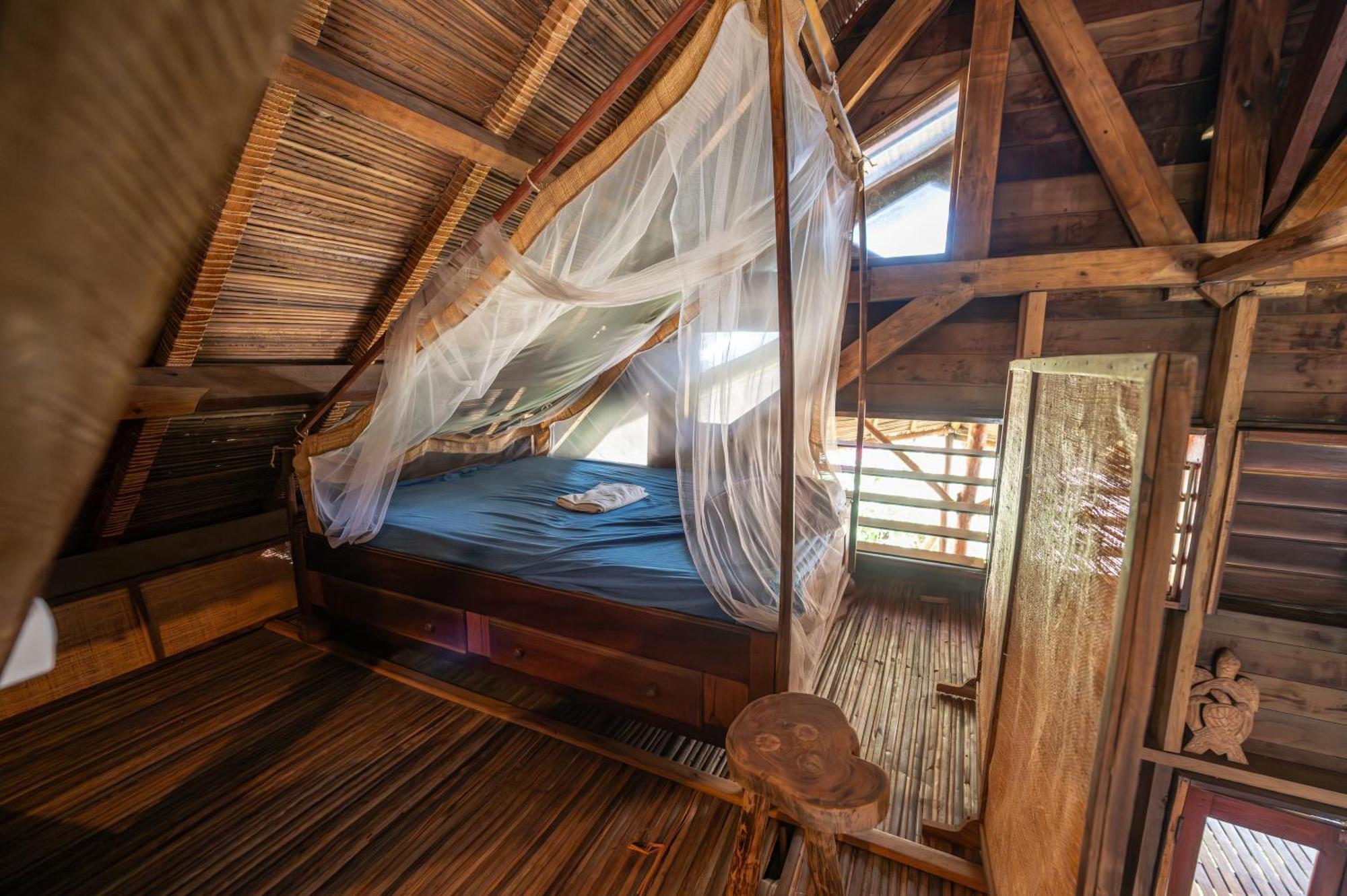 Shambala Madagascar: Beachfront Lodge And Adventures Ambolobozo Kültér fotó