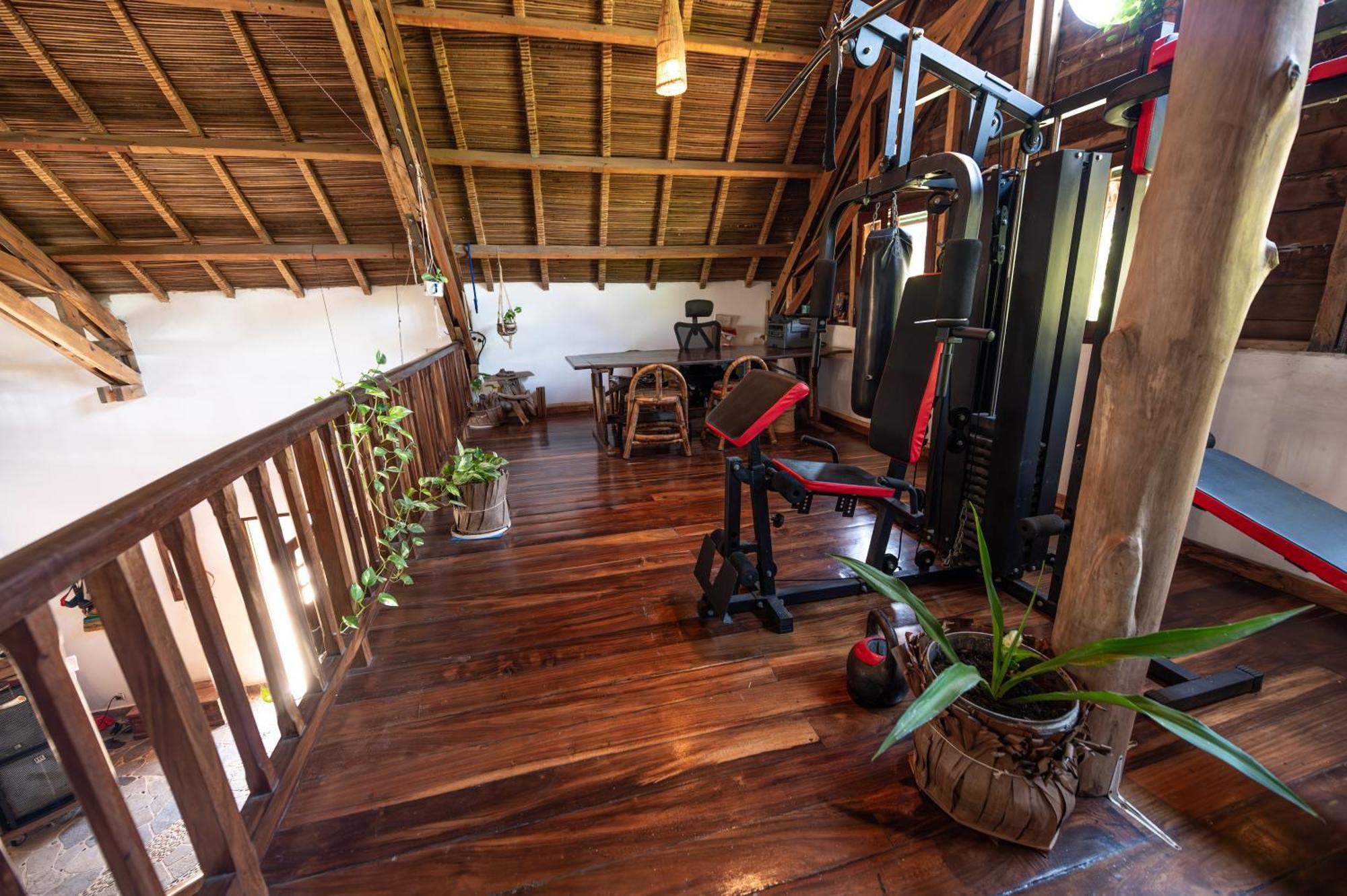 Shambala Madagascar: Beachfront Lodge And Adventures Ambolobozo Kültér fotó