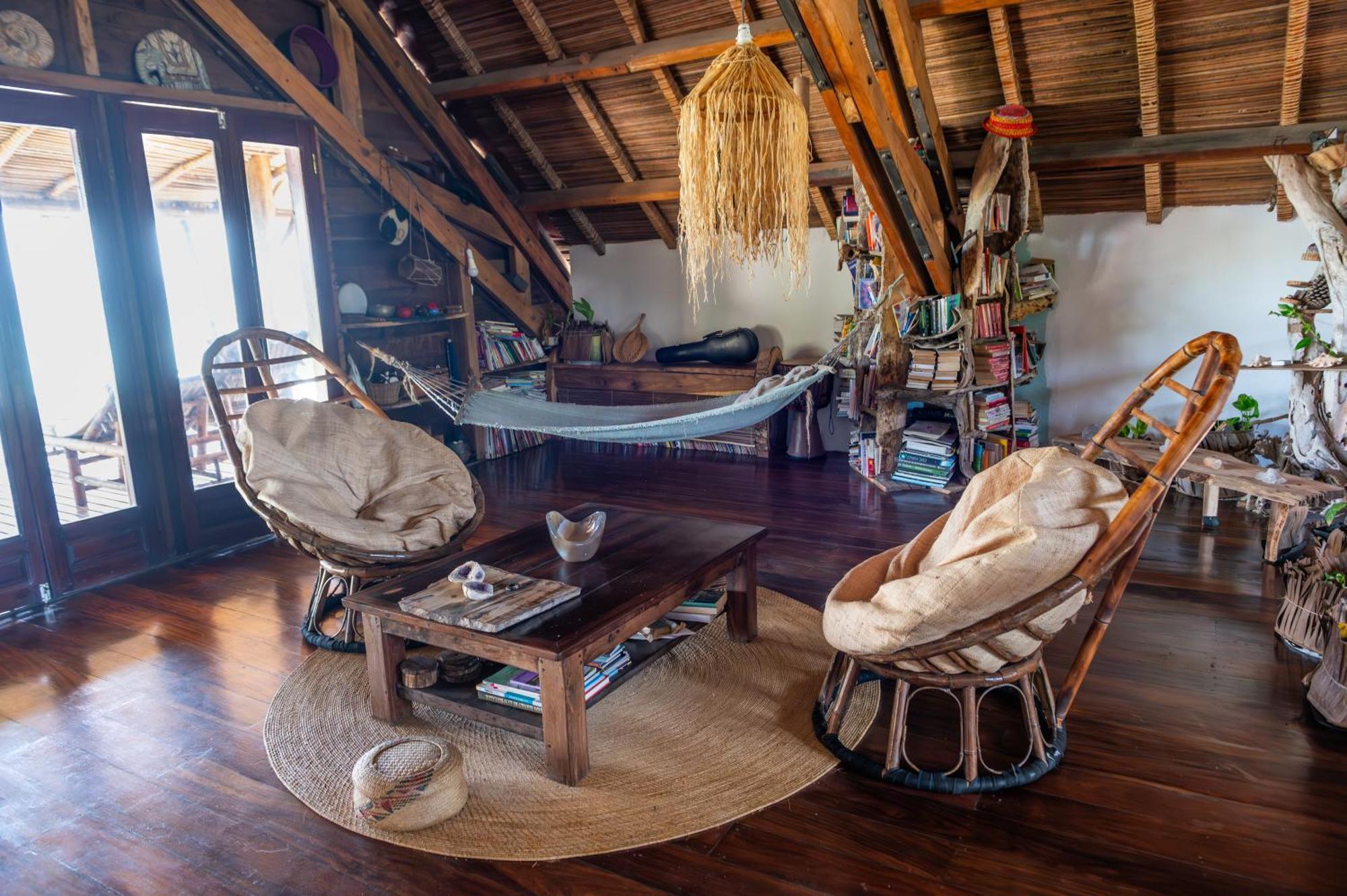 Shambala Madagascar: Beachfront Lodge And Adventures Ambolobozo Kültér fotó